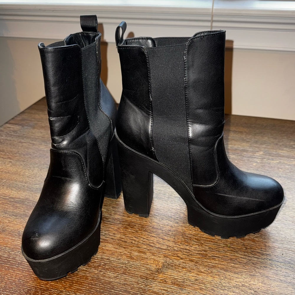 JustFab Black Platform Ankle Boots